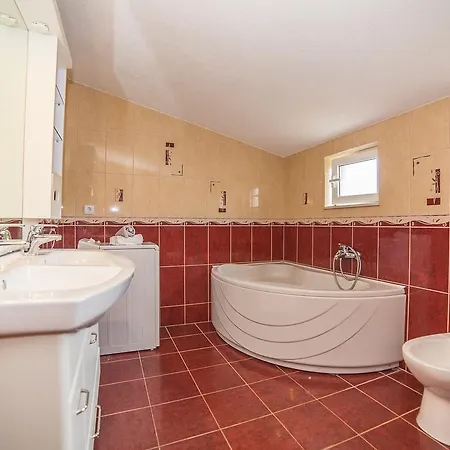 Apartment Dolac 1808