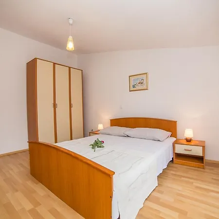 Dolac 1808 Apartment