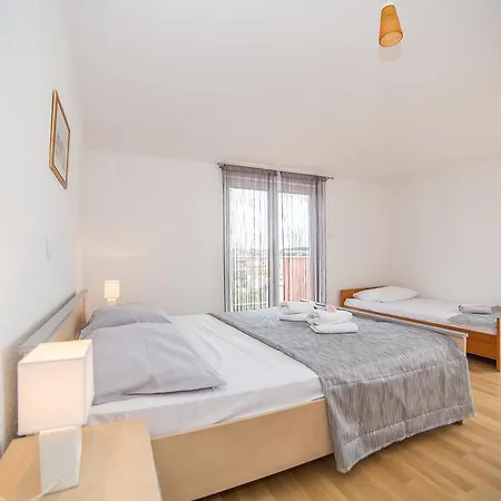 Apartment Dolac 1808