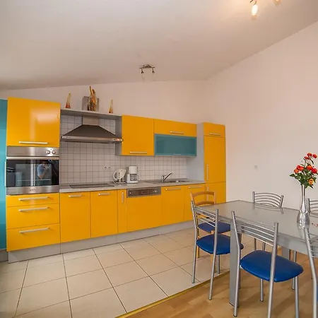 Dolac 1808 Apartment Trogir